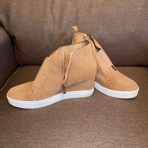 Wedge sneakers